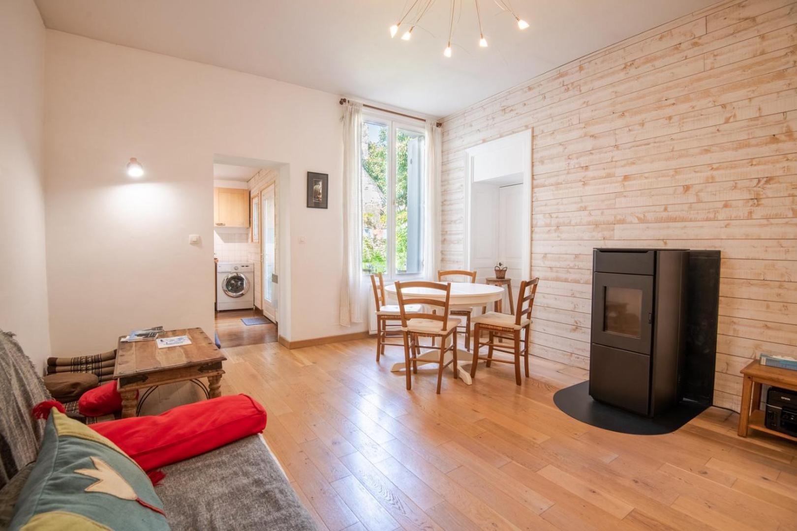 Apartment In The Heart Of Silence - House