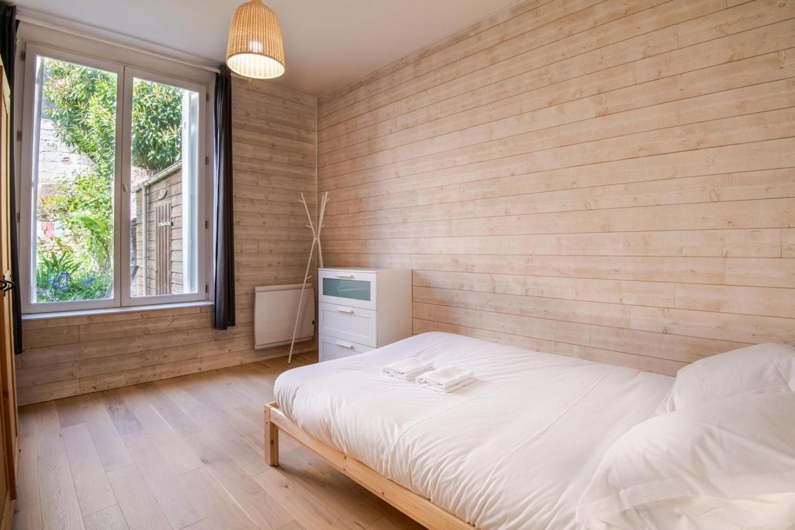 In The Heart Of Silence - House Apartment