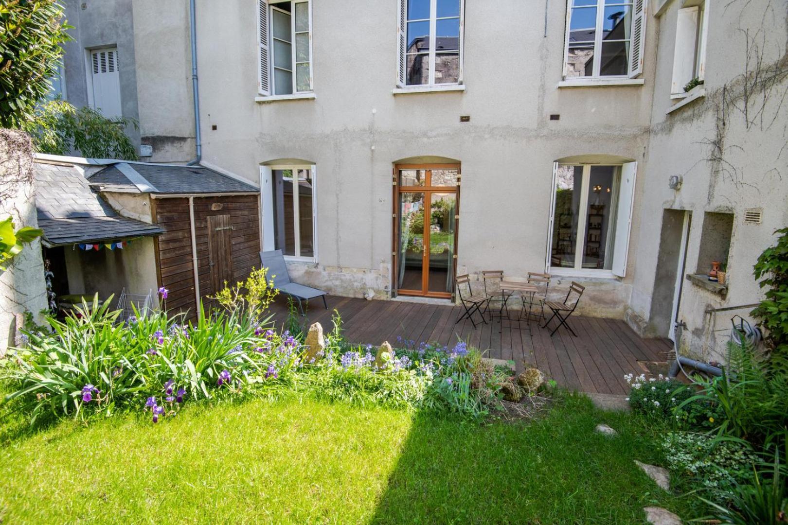 In The Heart Of Silence - House * Tours
